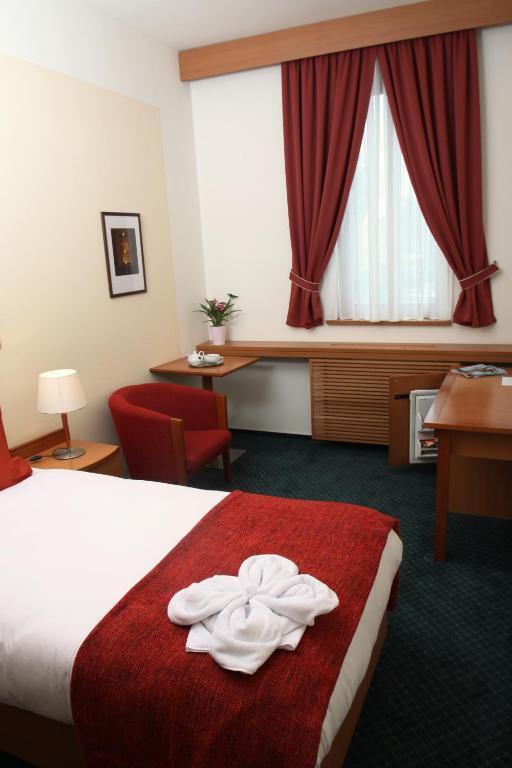 Hotel Slovan Jeseník الغرفة الصورة